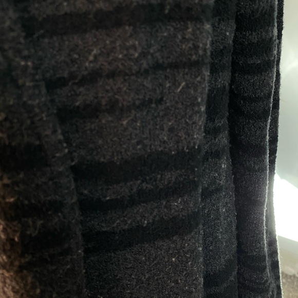 J.Jill Pure Jill Super Soft Hip Length Cardigan Aztec Pattern - Picture 2 of 3